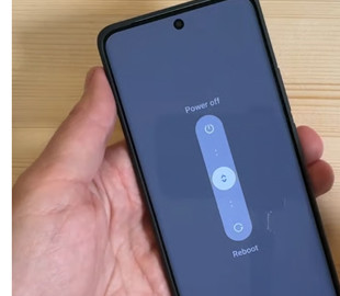 Як часто треба перезавантажувати iPhone та Android-смартфони