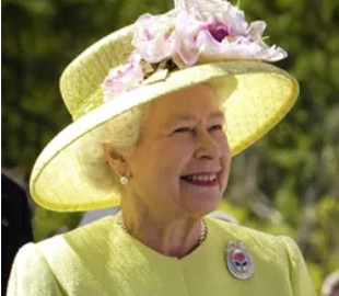 У Києві запропонували встановити пам'ятник королеві Великої Британії Єлизаветі II
