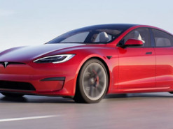 Tesla Model S може бути оснащений чотирма електродвигунами