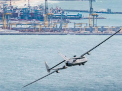 Ізраїльські розробники представили бойовий дрон Heron для морських місій