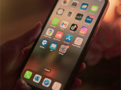 Смартфони стали стерильними — які функції ми втратили за 15 років