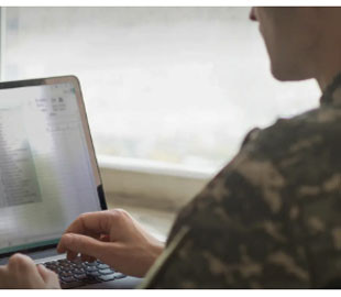 Паперів в армії стане ще менше: замість 12 журналів буде 1 електронний