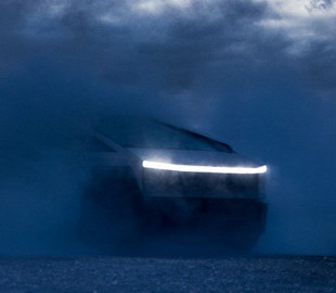Перші автомобілі Tesla Cybertruck, які обіцяють доставити вже 30 листопада, отримають лише співробітники компанії