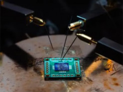 Вчені створили перший у світі шестишаровий гібридний мікрочип