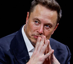 Сер Ед Дейві назвав Ілона Маска злочинцем через шкоду дітям на платформі X