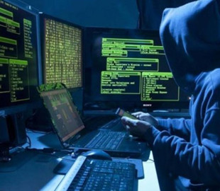 Експерт розповів, як працюють ботоферми і чому соцмережі не борються з ботами