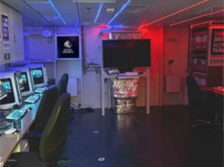 На новітньому британському авіаносці встановили комп'ютерний клуб із ПК на RTX 4080