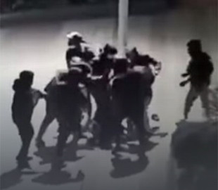 В сети появилось видео, как избивали украинского подростка в Париже