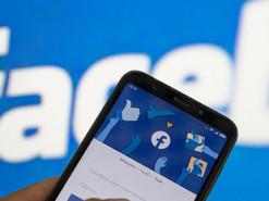 Facebook прекращает использовать номера для списка возможных друзей