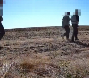 Онлайн-втеча за кордон за вказівками адміна Телеграм-каналу: сімох українців «зафільмував» дрон військових