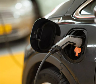 В Індії різко зріс попит на електромобілі