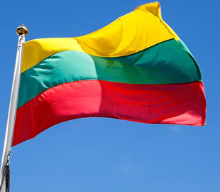 Литва підозрює двох іноземців у спробі підпалу компанії, яка зберігає обладнання Starlink