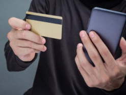 Інтернет-шахраї привласнювали гроші людей під видом виплат допомоги