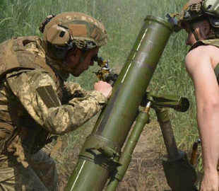 Євросоюз збирається навчати українських військовослужбовців, – Bloomberg