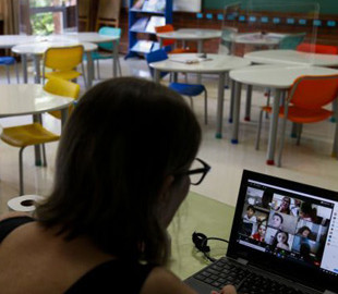 В Украине ввели бесплатную компьютерную помощь для учителей: как ее получить