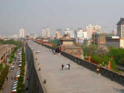 У Китаї через 32 роки знайшли викрадену дитину. Допомогла система розпізнавання облич