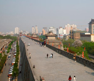 У Китаї через 32 роки знайшли викрадену дитину. Допомогла система розпізнавання облич