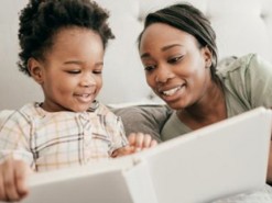 Чому друковані книжки для дітей корисніші за електронні