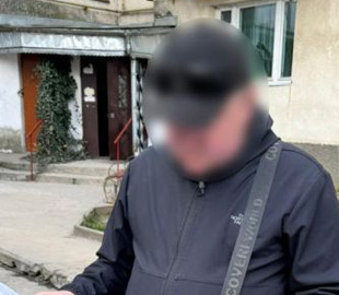 На Прикарпатті чоловік вкрав 220 тисяч гривень із рахунку пенсіонерки