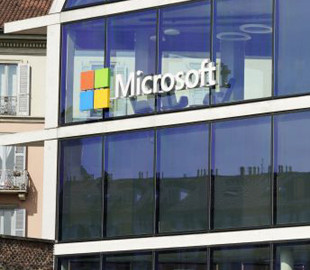 Глава Microsoft продал половину акций компании за два дня