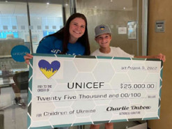 11-річний хлопчик із США зібрав 25 тисяч доларів для українських дітей