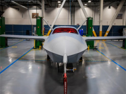 Розробники General Atomics представили перший безпілотний винищувач YFQ-42A для ВПС США