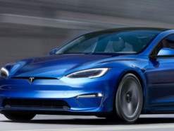 Tesla Model S Plaid встановила рекорд на трасі Нюрбургринга