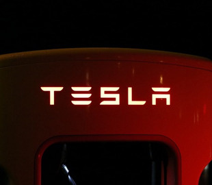 Парижский оператор такси приостановит эксплуатацию Tesla Model 3 после инцидента, в котором пострадало более 20 человек