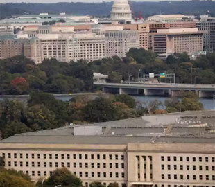 Пентагон удвічі збільшив кількість ЗМІ, які мають звільнити офісні приміщення