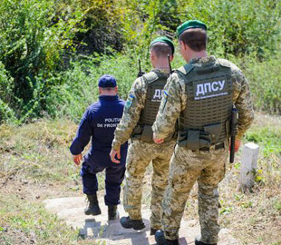 Знайшли "переправників" у соцмережах: ДПСУ зірвала чергову спробу незаконного виїзду