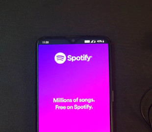 Spotify приобрел стартап, упрощающий поиск подкастов в приложении