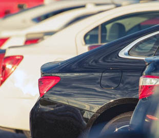 В ЕС продажи новых автомобилей рухнули из-за нехватки чипов