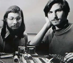 Легендарний комп'ютер Apple створив українець: що відомо про Стіва Возняка та яку роль відіграв Стів Джобс