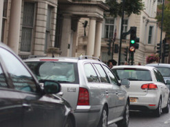 Британія має намір заборонити продаж нових бензинових і дизельних авто в 2030 році – FT