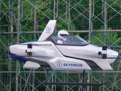 Японский летающий автомобиль протестировали с водителем на борту
