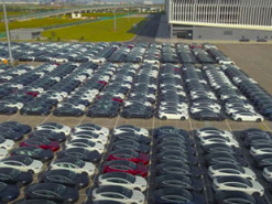 Тисячі оновлених Tesla Model 3 сфотографували перед відправкою до Європи