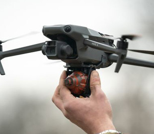 Дрон "Павук Допхіна": у Мінцифри показали нову зброю на фронті