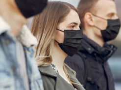 В транспорт и кафе - по COVID-сертификату: в Лозовой усилили карантин
