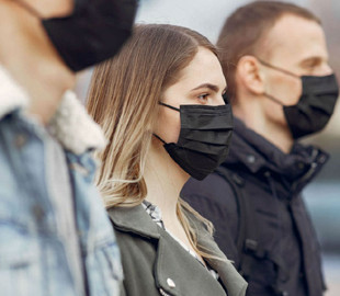 В транспорт и кафе - по COVID-сертификату: в Лозовой усилили карантин