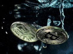 Курс биткоина обновил исторический максимум и сразу упал