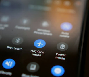 Коли варто вмикати авіарежим у смартфоні і чому це корисно
