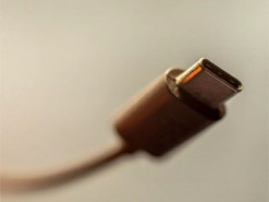 На зарядные устройства и кабели USB-C начнут наносить логотипы с мощностью