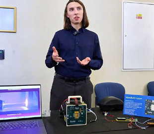 Студент з Чехії створив найпотужніший портативний лазер у Європі