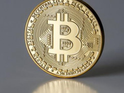 Курс биткойна вновь опускается и теряет 1,6%