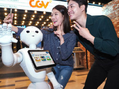 Персонал заменили роботы. В Южной Корее заработали бесконтактные кинотеатры