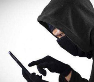 Телефонний дзвінок від псевдобанкіра обійшовся жінці майже в 80 тисяч гривень