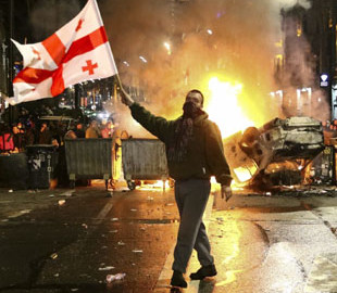 У парламентах низки країн Європи закликали Тбілісі відмовитись від закону про "іноагентів"