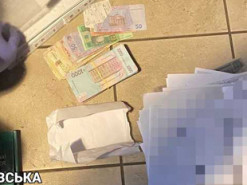 Разом з путівкою на відпочинок у Харкові пропонували купити підроблені COVID-документи