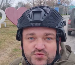 У Києві суд розпочав розгляд справи проросійського блогера з Криму Олександра Таліпова