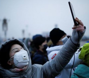 Китайские интернет-пользователи высмеивают действия властей в борьбе с коронавирусом